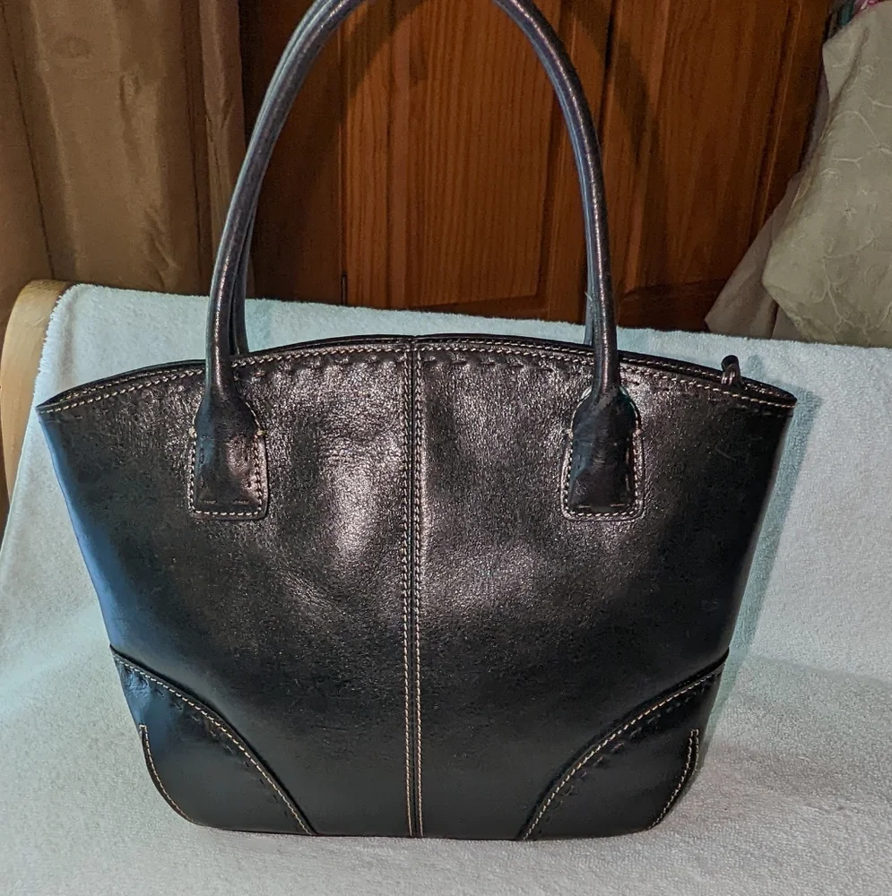 Fossil Sedona small black leather satchel bag.